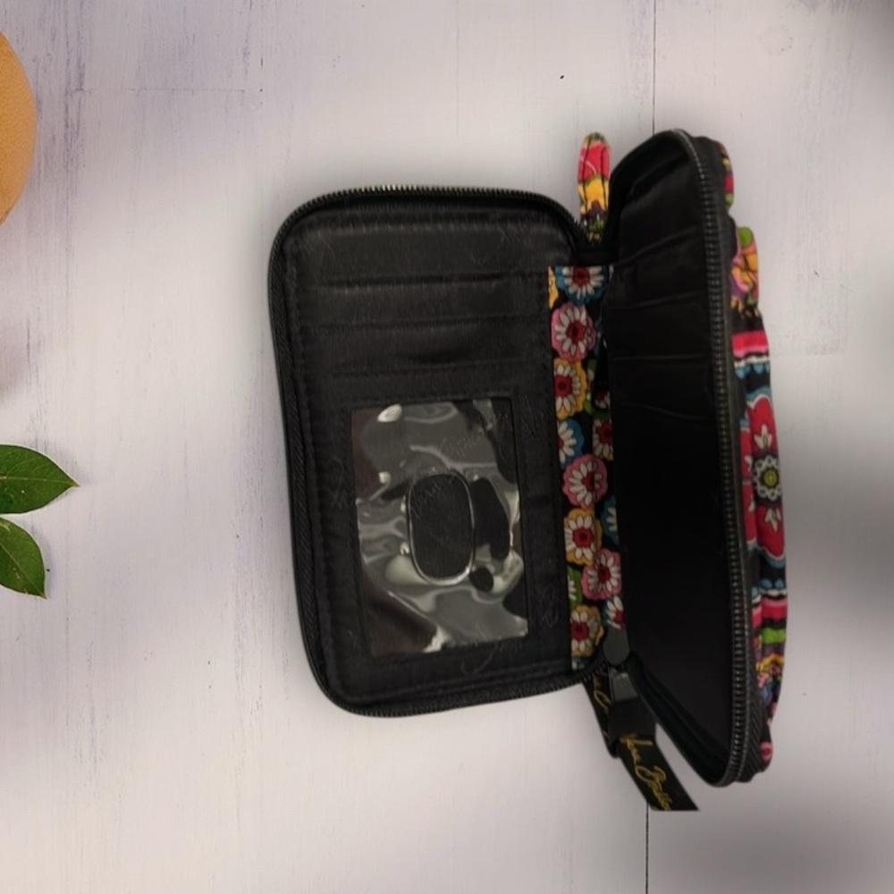Vera Bradley NWT Carry It All Wristlet - Picture 6 of 7